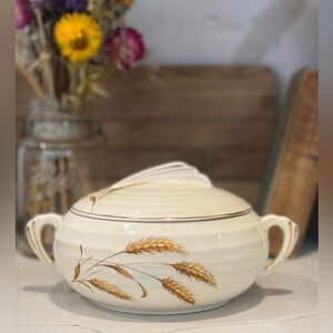 Vintage Edwin M. Knowles Casserole Serving Bowl w/Lid 22 Karat Gold